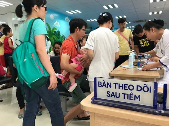 Vietnamese kids receive six-in-one vaccine