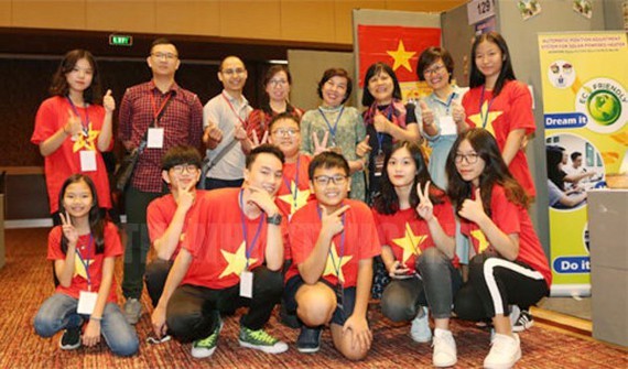 Vietnamese students bring medals for the country (Photo: hmccpv))