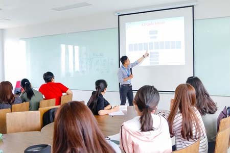 Students of the high-quality programs in the University of Economics and Law (Vietnam National University – HCMC) (Photo: SGGP)