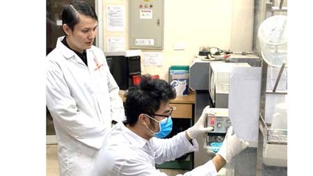 The research team of the Biotechnology and Food Technology Institute under Hanoi University of Science and Technology announced the successful creation of the biological RT-LAMP to quickly detect nCoV (Photo: SGGP)