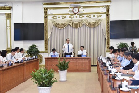 Secretary of HCMC Party Committee Nguyen Thien Nhan delivered his speed in the event. (Photo: SGGP)