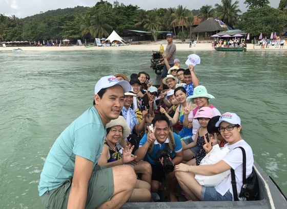 Family-friendly group tours warm up tourism market in Vietnam (Photo: SGGP)