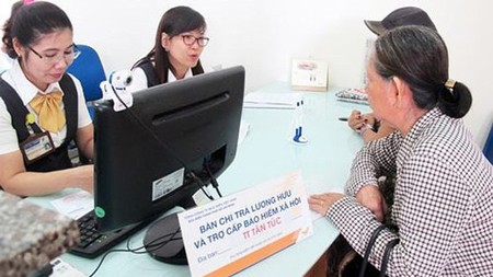 The retirement age increase will have significant effects on all employees in HCMC. (Photo: SGGP)