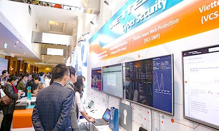 Products in the field of cyber security are exhibited on the Vietnam Information Security Day 2020 in Hanoi. (Photo: SGGP)