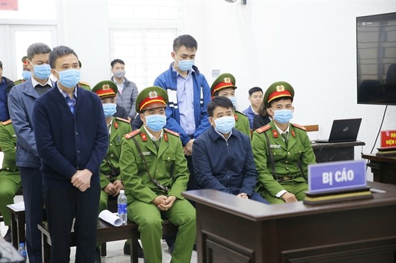 Nguyen Duc Chung, former Chairman of the municipal People’s Committee listened to the judges' verdict at Hanoi People's Court in a closed trial on Friday. — VNA/VNS Photo