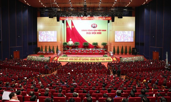 At the 13th National Party Congress's plenary session held in the morning of January 28 (Photo: SGGP)