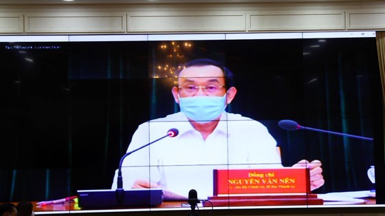 Secretary of Ho Chi Minh City Party Committee Nguyen Van Nen speaks at the virtual meeting (Photo: SGGP)