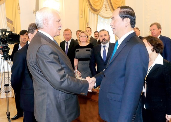 President of Vietnam Tran Dai Quang meets Governor of Saint Petersburg city Georgy Poltavchenko