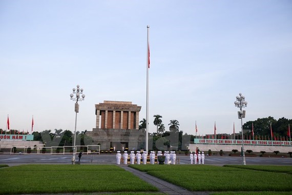The flag raising ceremony at Ba Dinh Square in Hanoi on National Day September 2 (Photo: VNA)