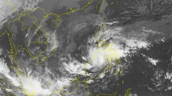 Position of the tropical depression nears East Sea is posed from satellite (Photo:NHMFC)