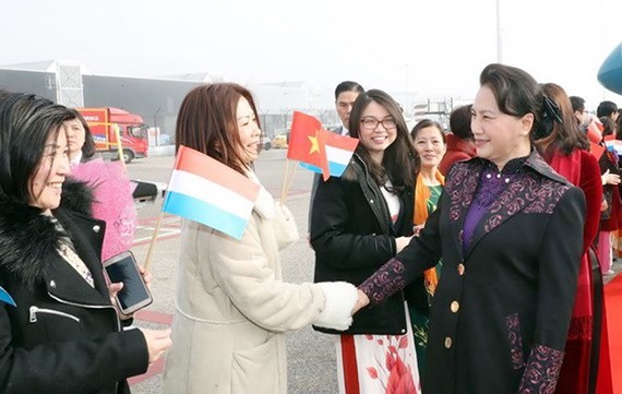Vietnamese National Assembly Chairwoman Nguyen Thi Kim Ngan arrives in Schiphol International Airport, Amsterdam city to begin an official visit to the Netherlands (Photo: VNA)