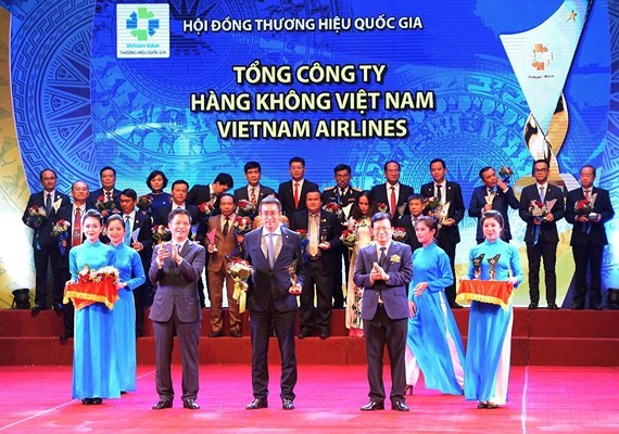 Vietnam Airlines receives the 2018 National Brand