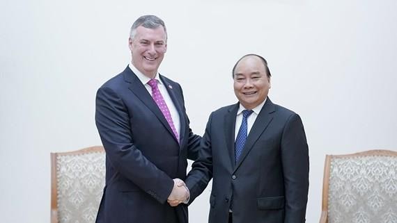 Vietnamese Prime Minister Nguyen Xuan Phuc receives Executive Vice President of the Boeing Company and President cum Chief Executive Officer of Boeing Commercial Airplanes Kevin McAllister. Photo VGP