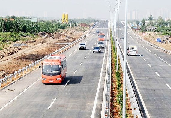 Domestic, foreign investors keen on North-South expressway project