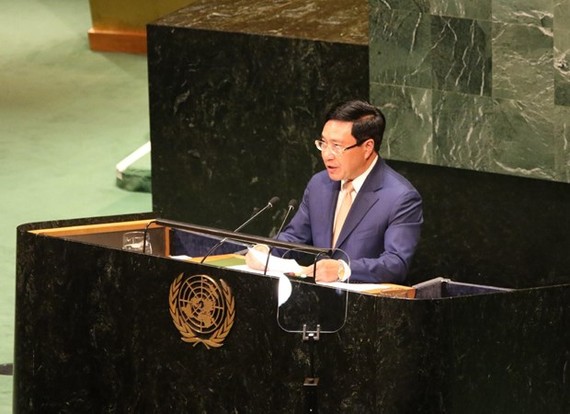 Deputy Prime Minister and Foreign Minister Pham Binh Minh speaks at the General Debate of the UN General Assembly’s 74th session (Photo: VNA)