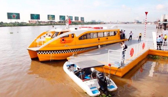  River bus operates in Sai Gon River. (Photo:Gia Minh)