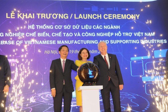 The  launching ceremony for a database of Vietnamese manufacturing and supporting industries 