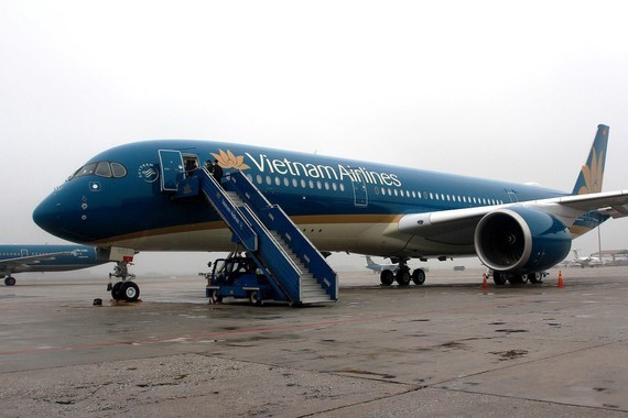 Many domestic flights of Vietnam Airlines are canceled due to storm Noul