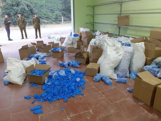Thai Nguyen Province seizes over eight tons of discarded medical gloves 
