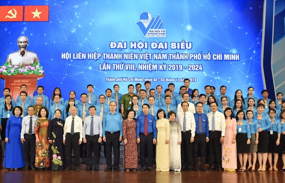 Bí thư Thành ủy TPHCM Nguyễn Thiện Nhân cùng các đồng chí lãnh đạo TPHCM, các đại biểu dự Đại hội Hội Liên hiệp Thanh niên Việt Nam TPHCM. Ảnh: VIỆT DŨNG