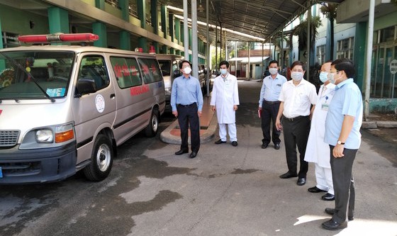 Quận Bình Tân, TPHCM kiểm tra công tác chuẩn bị, trang bị phương tiện đưa bệnh nhân đến bệnh viện cấp cứu