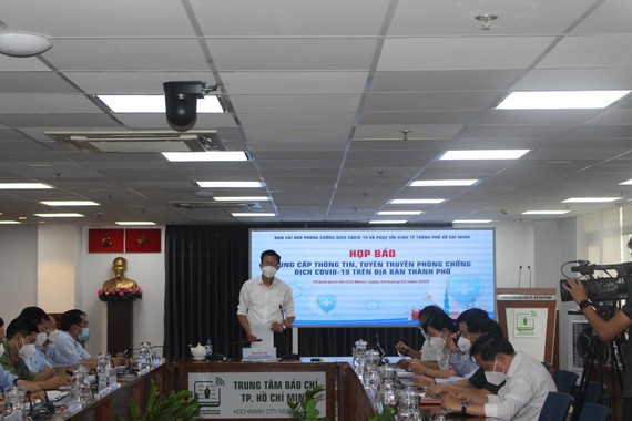 Phó Trưởng Ban Chỉ đạo phòng chống dịch Covid-19 và phục hồi kinh tế TPHCM Phạm Đức Hải thông tin tại buổi họp báo