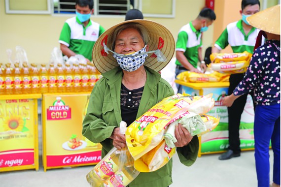 Nhãn hàng Meizan trao quà cho người dân nghèo tại 10 tỉnh miền Trung