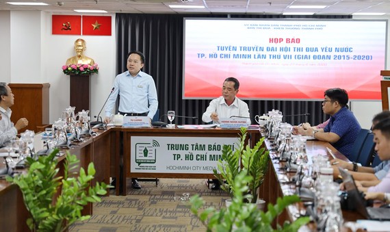 Tiểu ban Tuyên truyền phục vụ Đại hội Thi đua yêu nước TPHCM lần thứ VII (giai đoạn 2015-2020) tổ chức họp báo. Ảnh: HMC