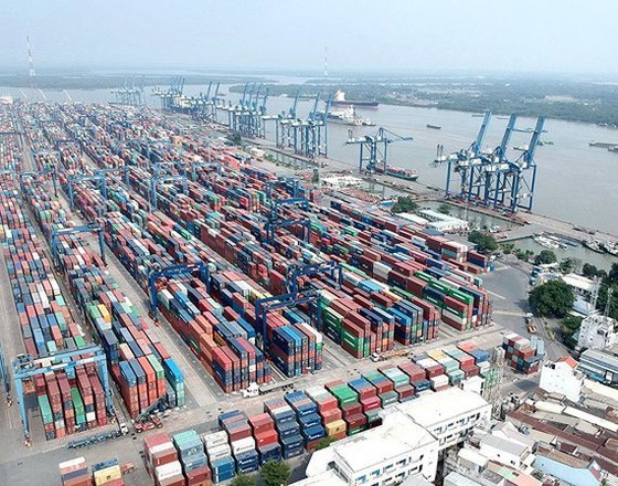 Hàng hóa xuất nhập khẩu tại Cảng Cát Lái, TPHCM. Ảnh: CAO THĂNG
