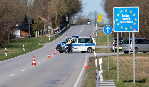 Chốt kiểm soát tại biên giới Đức-Áo. Ảnh: DPA