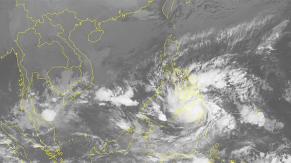 Cơn bão Tembin được dự báo đang mạnh lên, giật cấp 14 khi áp sát quần đảo Trường Sa. Ảnh: TTKTTVTƯ