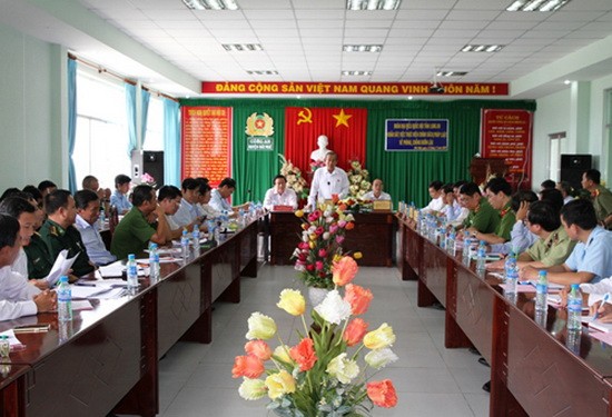 政府常務副總理張和平同隆安省領導舉行的會議現場。（圖源：VGP/孟雄）