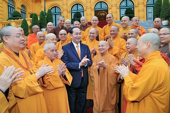 國家主席陳大光親切接見了越南佛教教會中央2017-2022年任期治事委員會、證明委員會代表團。（圖源：越通社）