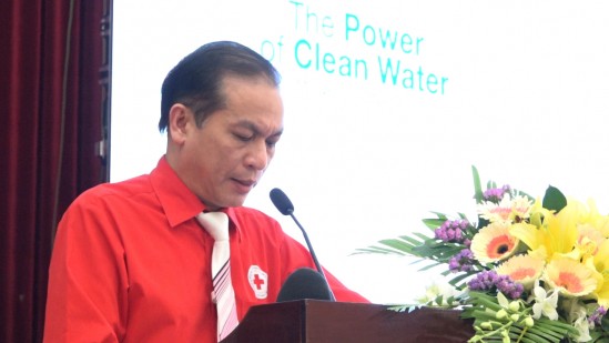 越南紅十字會中央副主席陳國雄在集會上發言。