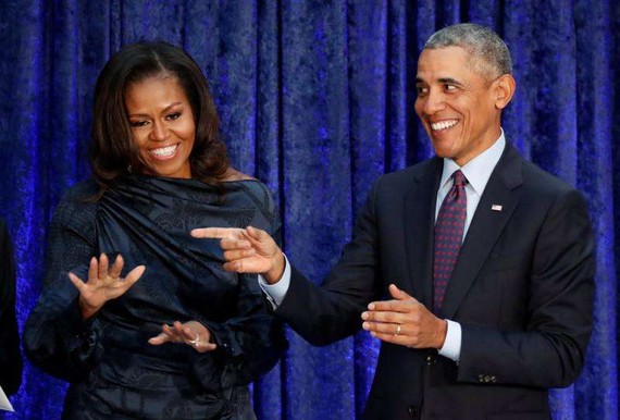 美國前總統奧巴馬和夫人米歇爾將為奈飛公司（Netflix）製作影視作品。 （圖源：路透社）