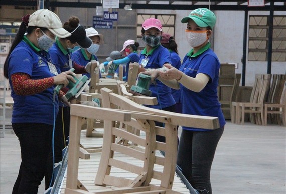 今年初，平陽省345家企業因拓展生產、加建廠房，而須招聘逾4萬7500名勞工。（圖源：互聯網）