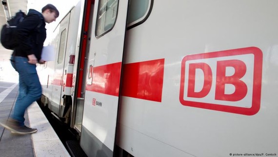 德鐵四分之一的行駛列車晚點。（圖源：DPA）