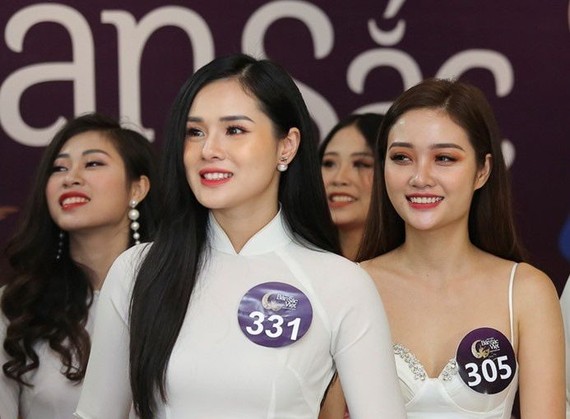 參加2019全球越南本色小姐選美比賽的佳麗。