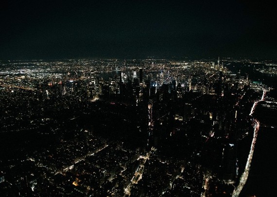 曼哈頓大部分地區停電。（圖源：互聯網）