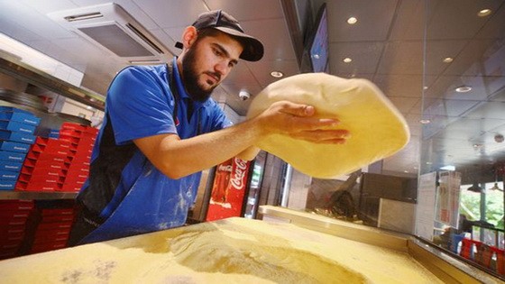 扎格羅斯在歐洲最快披薩製作者大賽連續三年獲得冠軍。（圖源：互聯網）
