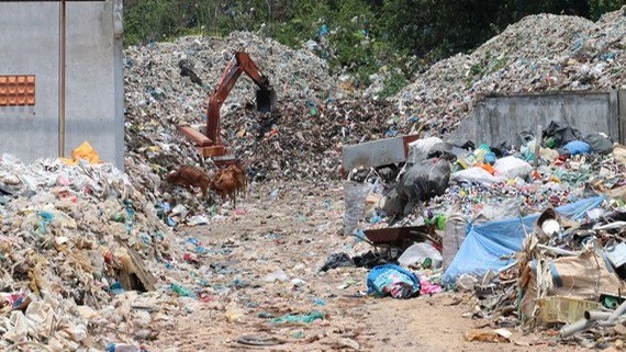 圖為崑崙島鵶灘上堆積的塑料垃圾。（圖源：農銀）