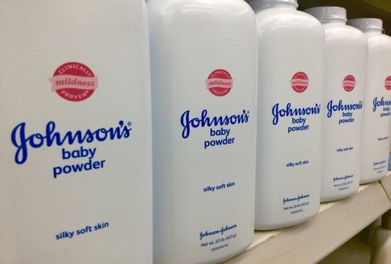 強生公司(Johnson & Johnson)18日表示，將在美國召回約3萬3000瓶嬰兒用爽身粉。（圖源：互聯網）
