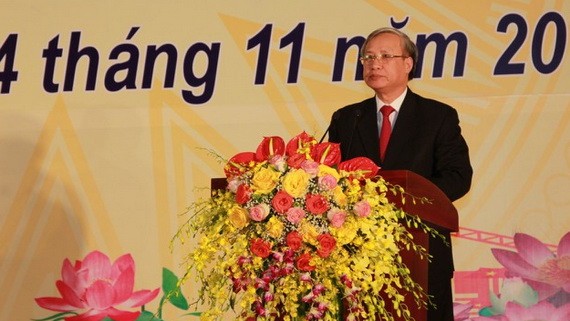 黨中央政治局委員、黨中央書記處常務書記陳國旺在紀念儀式上發言。（圖源：VOV）