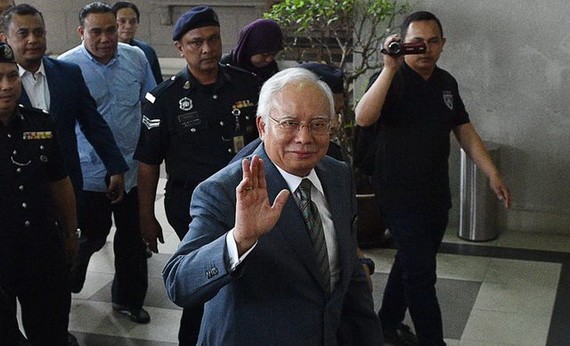馬來西亞前總理納吉布（前）。（圖源：互聯網）