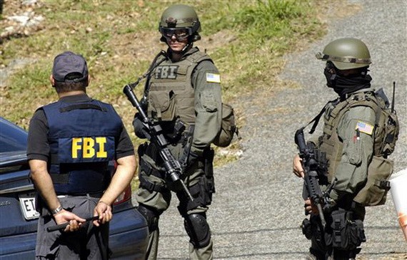美國FBI特工正在執行任務。（圖源：互聯網）