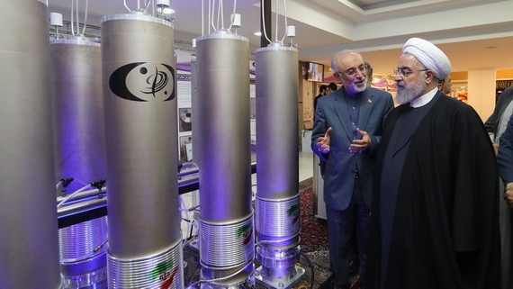 伊朗總統魯哈尼視察核設施。（圖源：EPA）