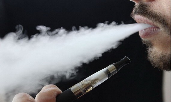 美國紐約市議會以42票對2票，通過禁止香味電子煙的決議。（示意圖源：互聯網）