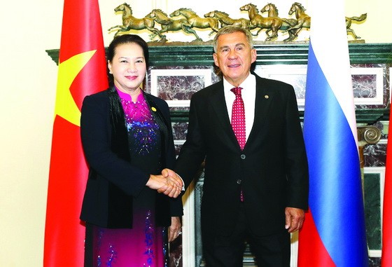 國會主席阮氏金銀會見韃靼斯坦總統 魯斯塔姆‧明尼哈諾夫。（圖源：越通社）