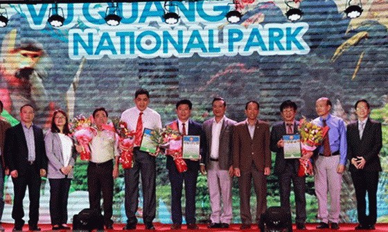 越南4個新東盟遺產公園證書頒發儀式。（圖源：朱國雄）