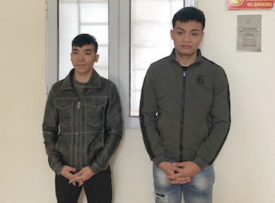 被刑拘的2名嫌犯阮國宇（右）及黎文孝。（圖源：警方提供）